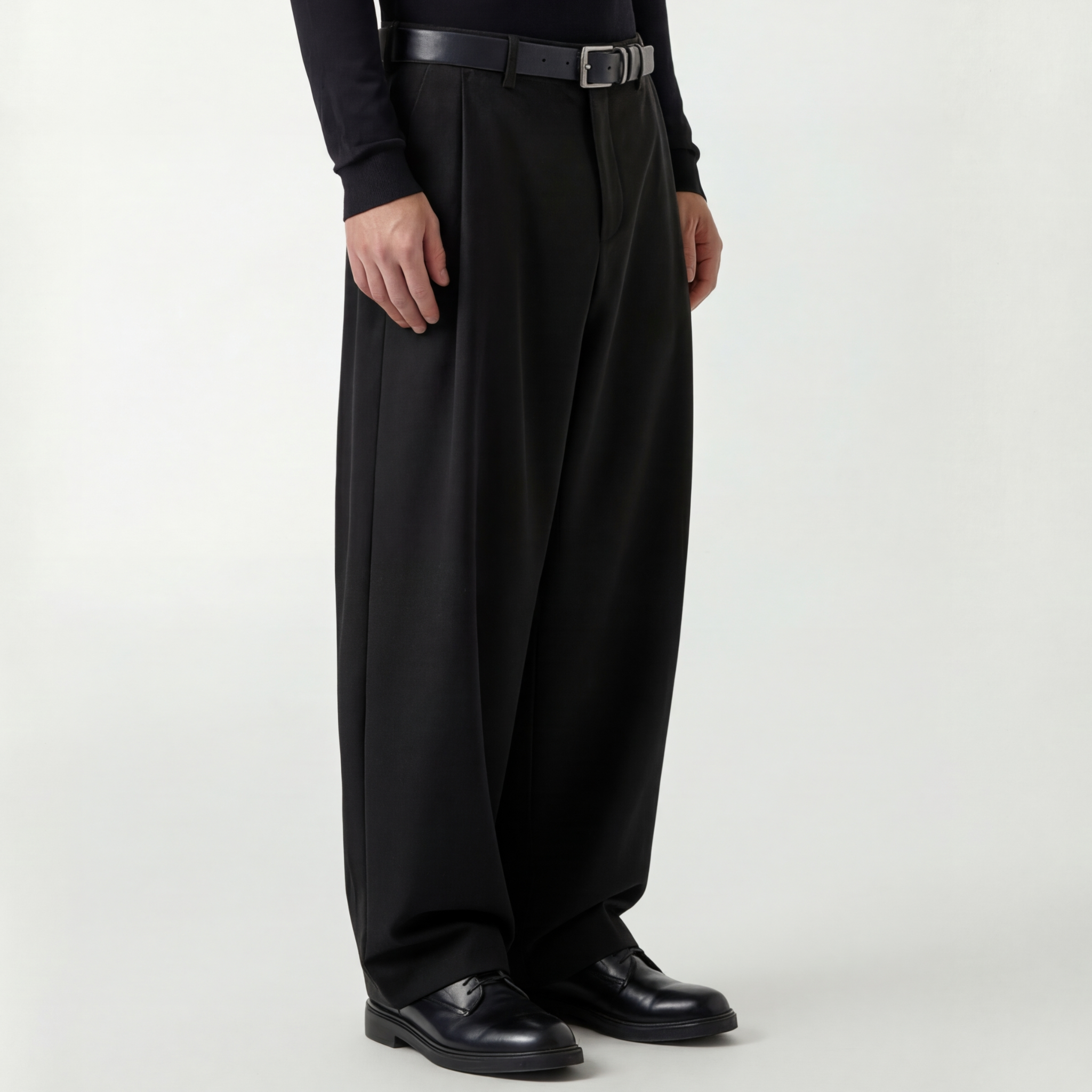 Relaxed Fit Pleated Trousers