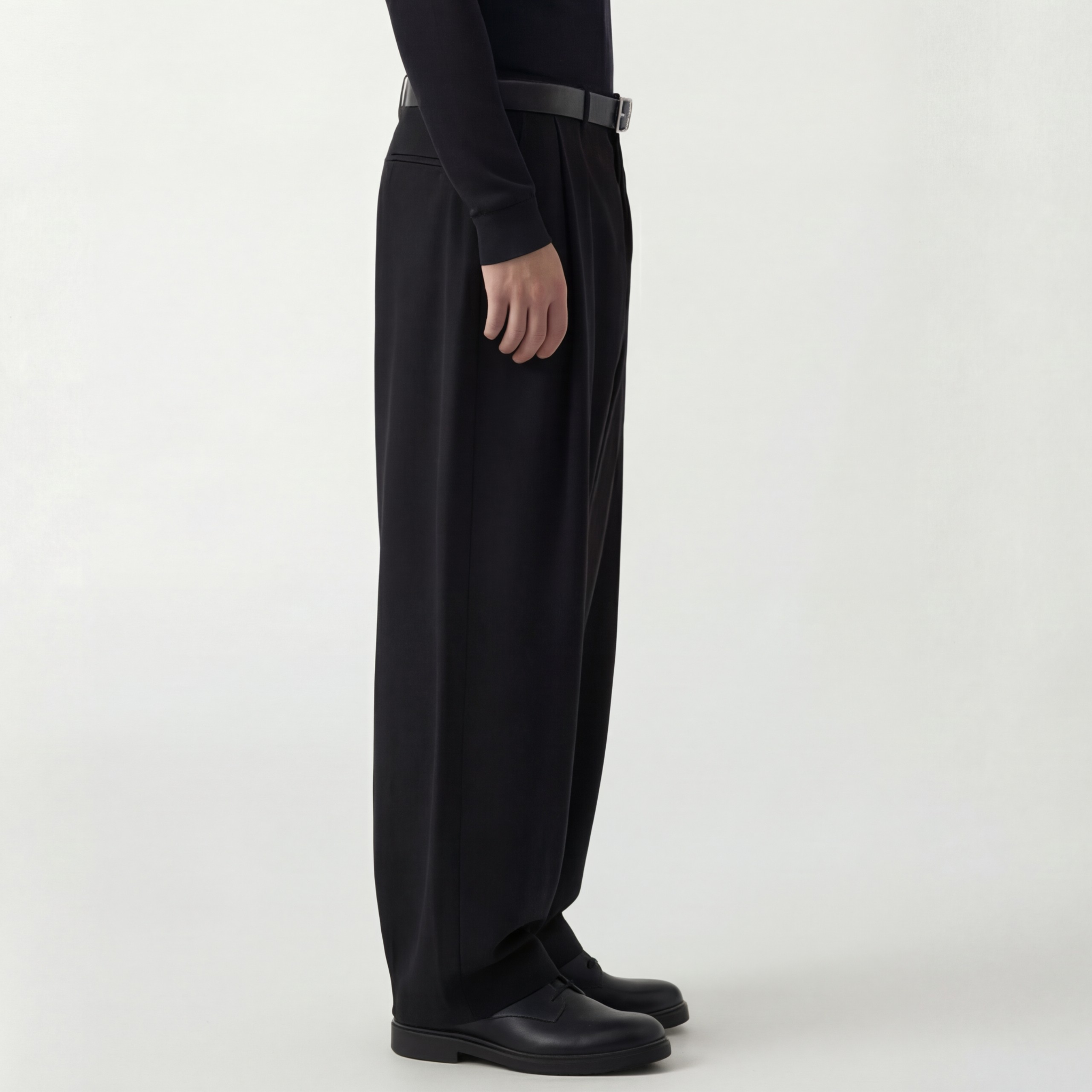 Relaxed Fit Pleated Trousers